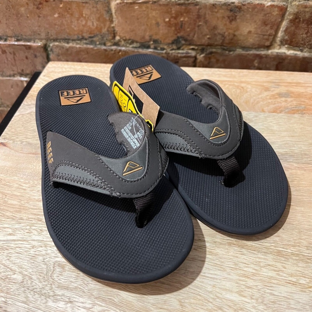 NEW! Reef Fanning Bottle Opener Flip Flops Brown/Gum Men's Size 5 (RF002026)